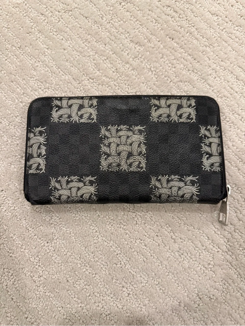 Louis Vuitton x Christopher Nemeth limited edition damier print zippy organizer